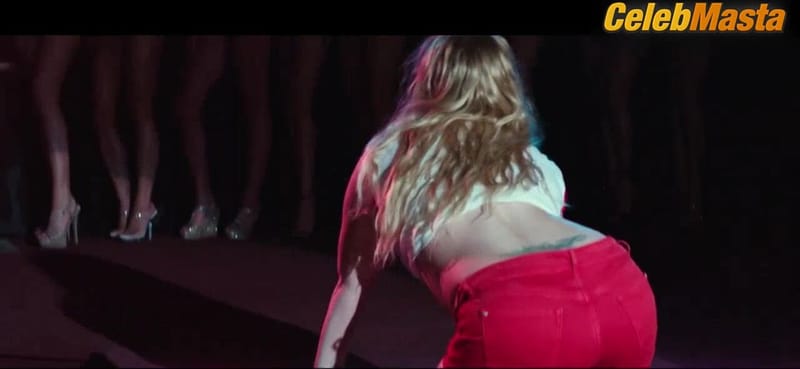 Amy Schumer Steamy Scene in I Feel Pretty