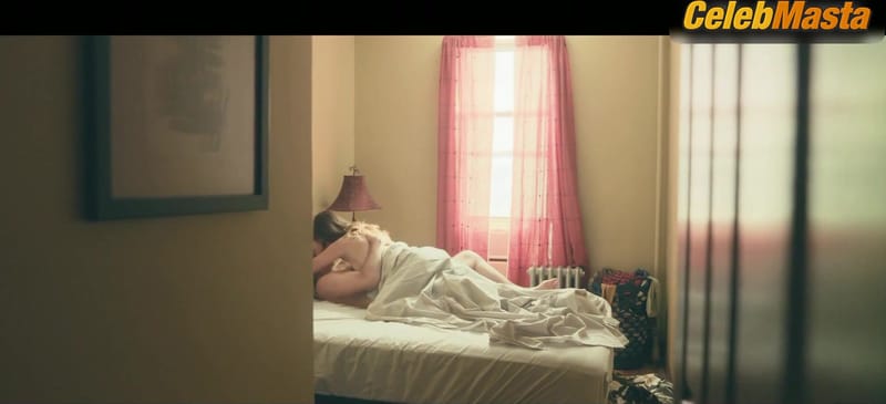 Amanda Peet's Underwear Scene in Your Friends & Neighbors