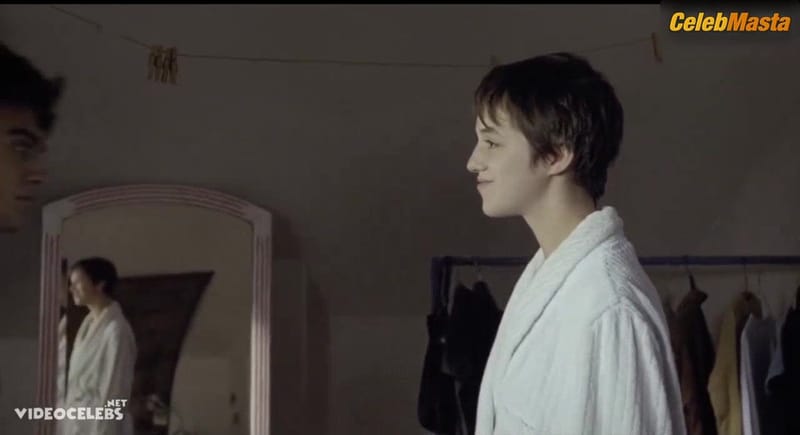 Charlotte Gainsbourg's Ass, Tits Scene from Amoureuse