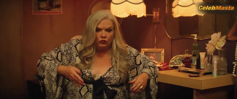 Liza Koshy, Paula Pell, Nicole Byer and Chloe Fineman Tits, Swimsuit Scene from Summer Of 69