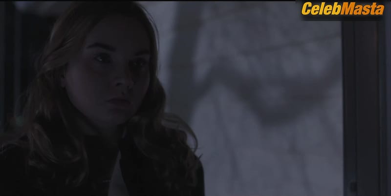 Adelaide Clemens and Liana Liberato's Lesbian Scene in To The Stars