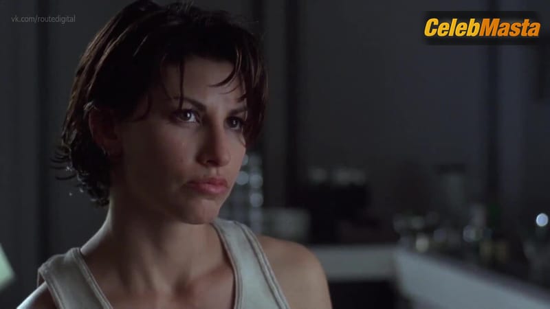 Jennifer Tilly and Gina Gershon's Sexy Scene from Bound