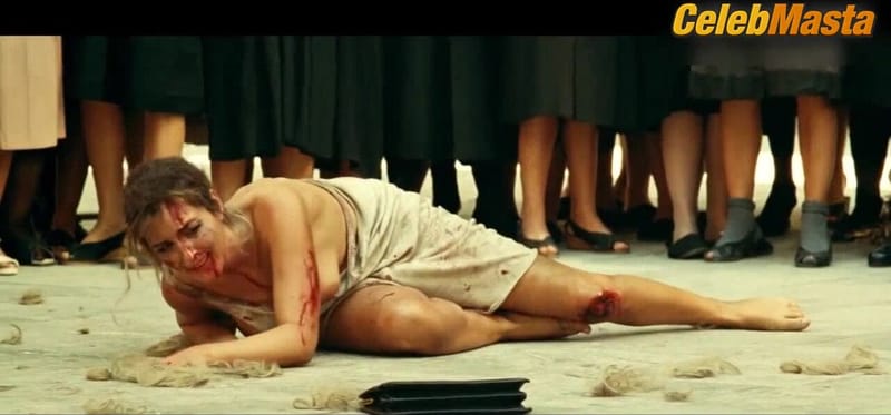 Monica Bellucci Tits and Bush Scene from Malena