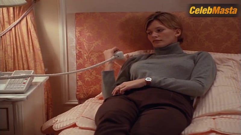 Natasha Henstridge Sexy Scene from It Had To Be You