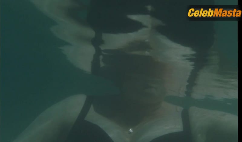 Olivia Colman's Racy Scene in The Lost Daughter
