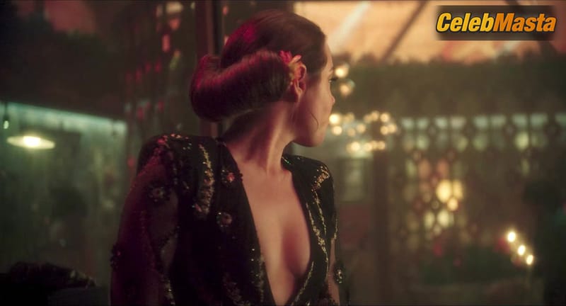Kathryn Hahn and Aubrey Plaza's Hot Scene in Agatha All Along