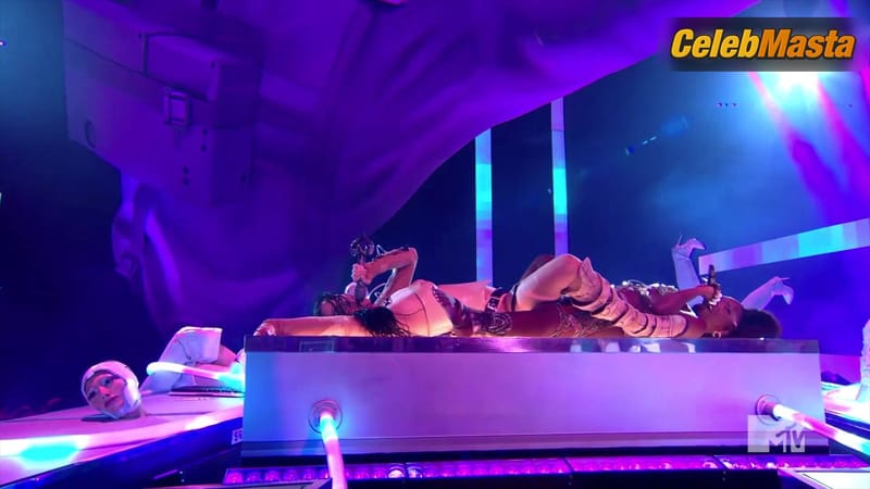 Katy Perry and Doechii's Lesbian Scene at Mtv Video Music Awards