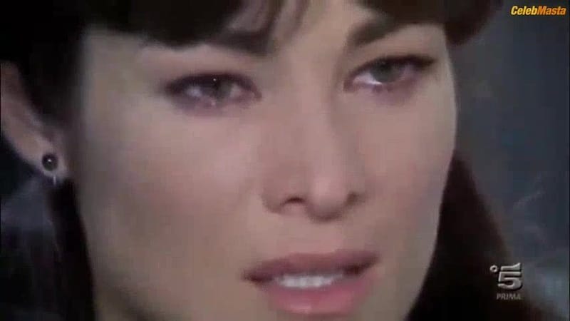 Manuela Arcuri's Sexy Scene from Pupetta Il Coraggio E La Passione
