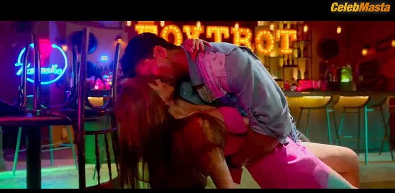 Tara Sutaria's Sexy Scene from Heropanti 2