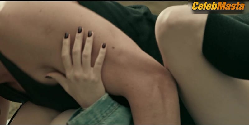 Regina Pavon's Hot Scene in Dark Desire