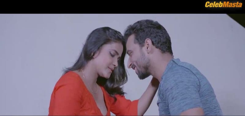 Mahi Kamla Lesbian, Boobs Scene in Mastram Ki Sundari