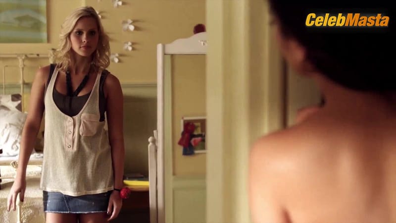 Shay Mitchell and Claire Holt's Lesbian Scene from Pretty Little Liars