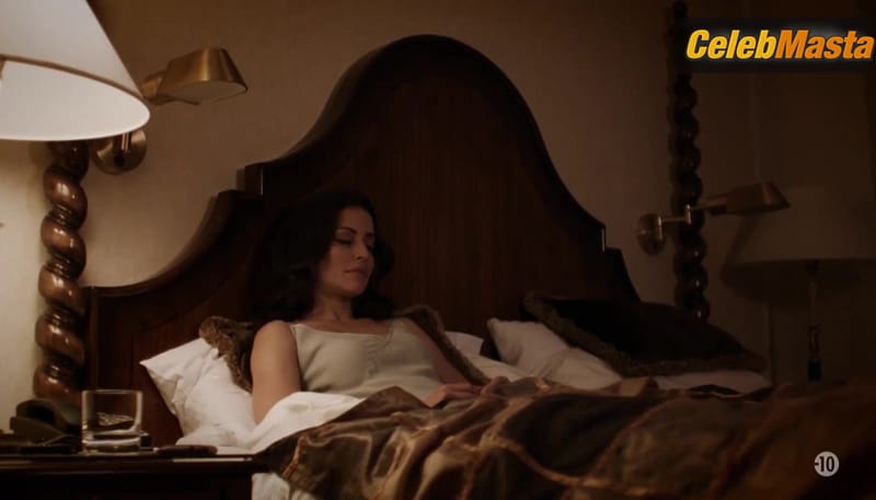 Emmanuelle Vaugier's Sexy Scene from Stranger In The House