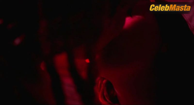 Amandla Stenberg and India Salvor Menuez Boobs, Lesbian Sex Scene in My Animal