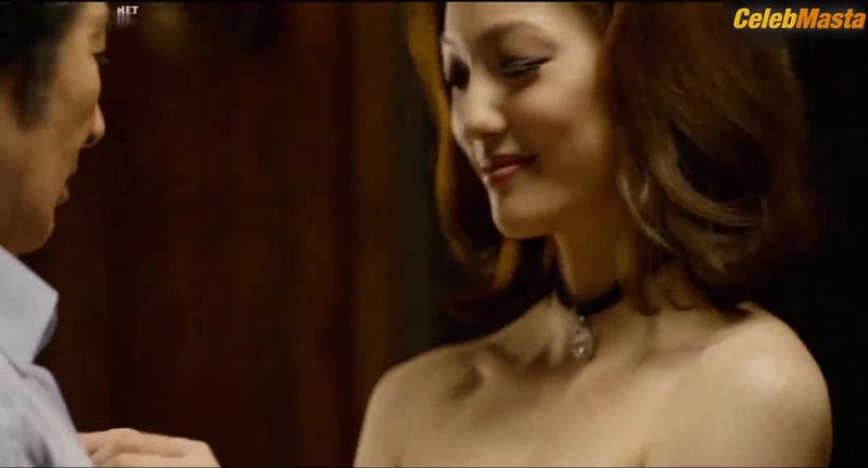 Lee El's Tits Scene from Inside Men