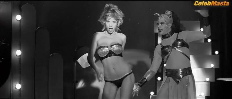 Maribel Verdu, Leticia Bredice and Sofia Castiglione Tits Scene from Tetro