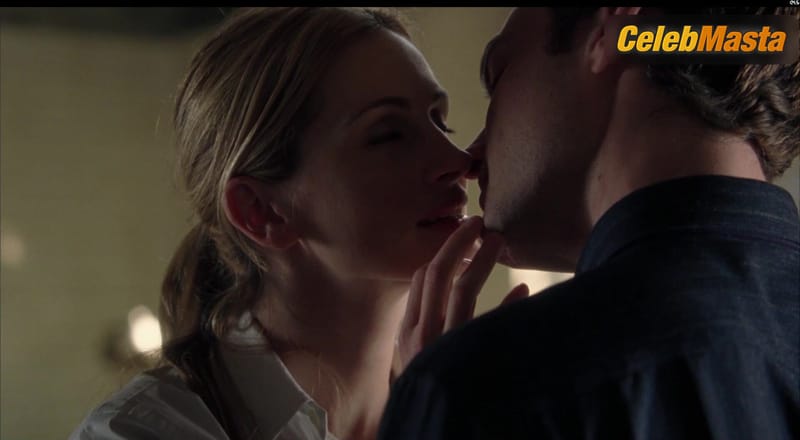 Julia Roberts Sexy Scene from Closer