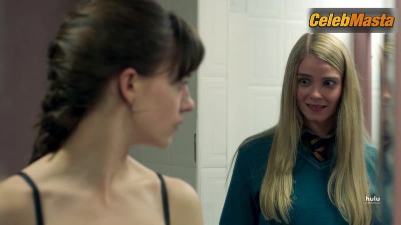 Daisy Edgar-Jones's Underwear Scene from Normal People