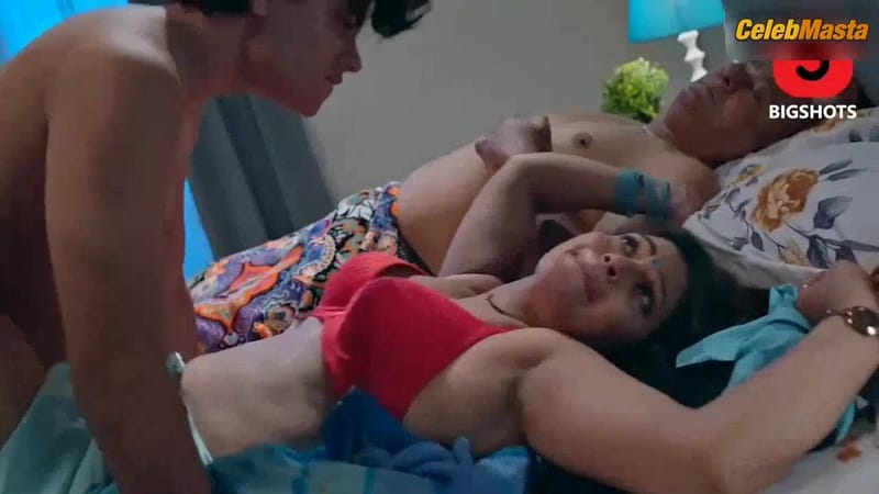 Malavika Tomar's Sexy Scene from Kache Rishtey