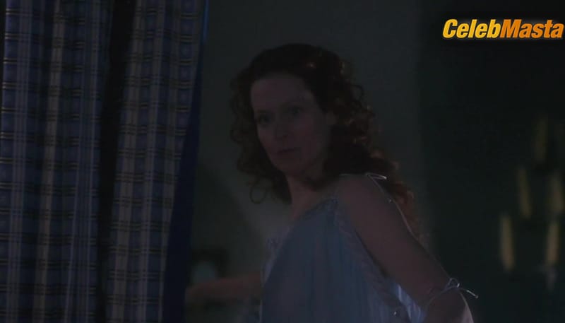 Sigourney Weaver's Sexy Scene from Snow White A Tale Of Terror