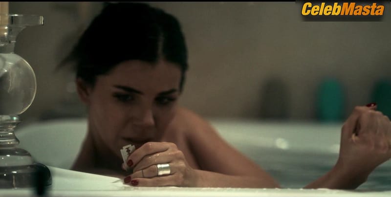 Maria Fernanda Yepes Shows Tits and Booty Scene in Dark Desire