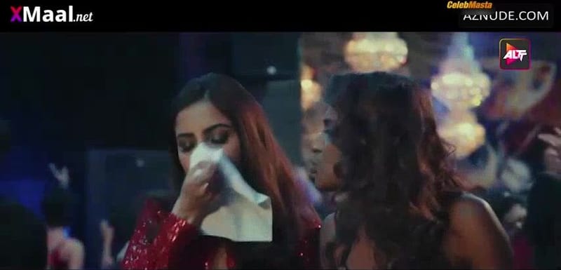 Priya Banerjee, Poulomi Das and Subha Rajput Bares Hot Scene in Bekaboo Season 2