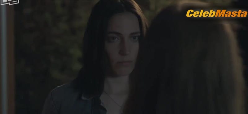 Laura Schuhrk and Antje Traue's Lesbian Scene from Dead End