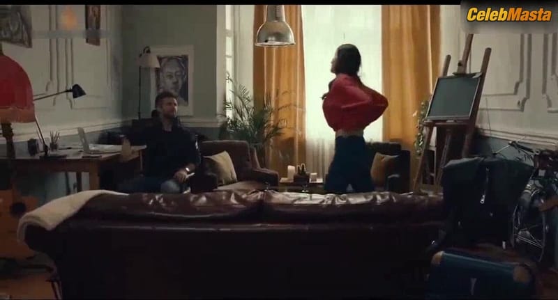 Ilayda Akdogan Sexy Scene from Masallardan Geriye Kalan
