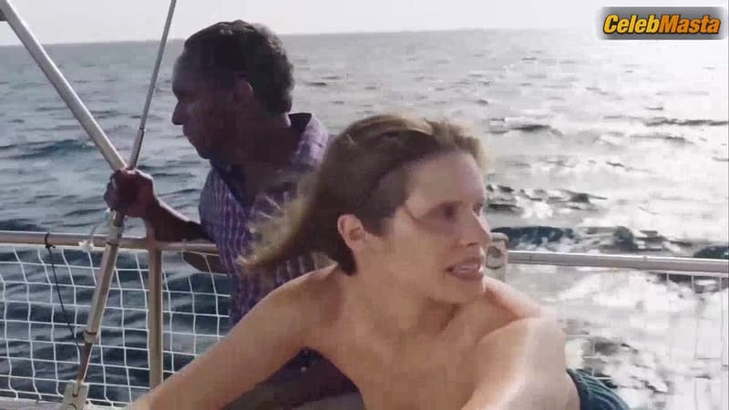 Daphne Patakia's Tits Scene from Tout Le Monde M'appelle Mike