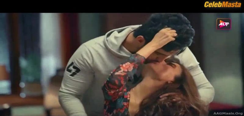 Navina Bole, Riya Sen, Amika Shail, Nikita Ghag and Nikita Tiwari's Lesbian Boobs Scene in Bekaaboo