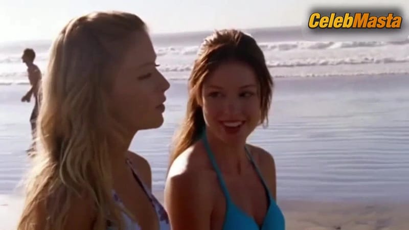 Elisabeth Harnois and Aubrey Dollar's Swimsuit Scene in Point Pleasant