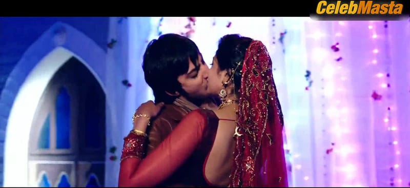 Rakul Preet Singh's Sexy Scene from Yaariyan