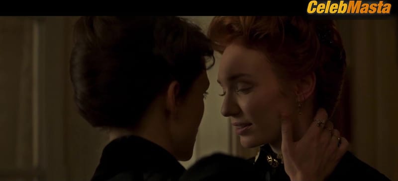 Keira Knightley and Eleanor Tomlinson's Lesbian Scene in Colette
