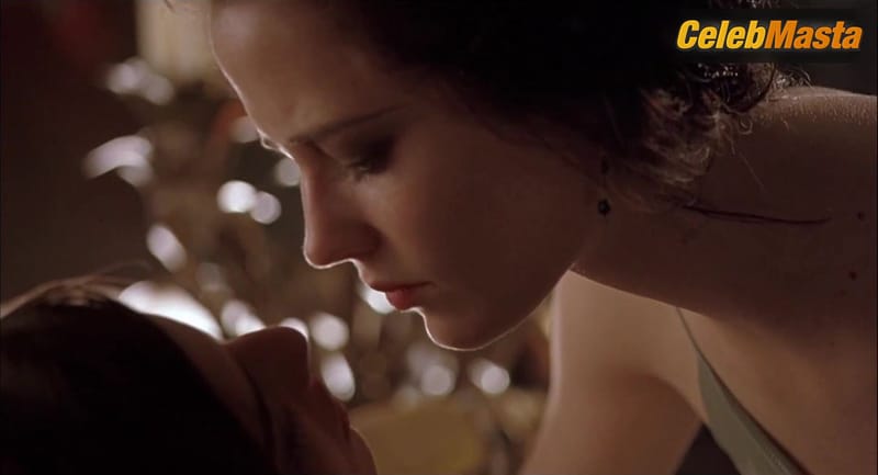 Eva Green and Maria Valverde's Lesbian Scene in Cracks