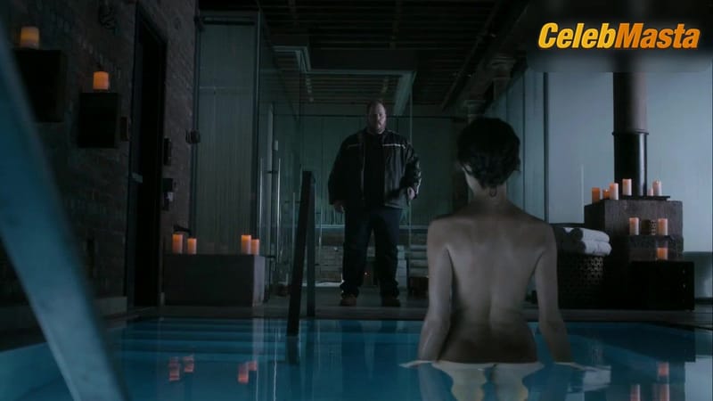 Karolina Wydra Booty Scene from Sneaky Pete
