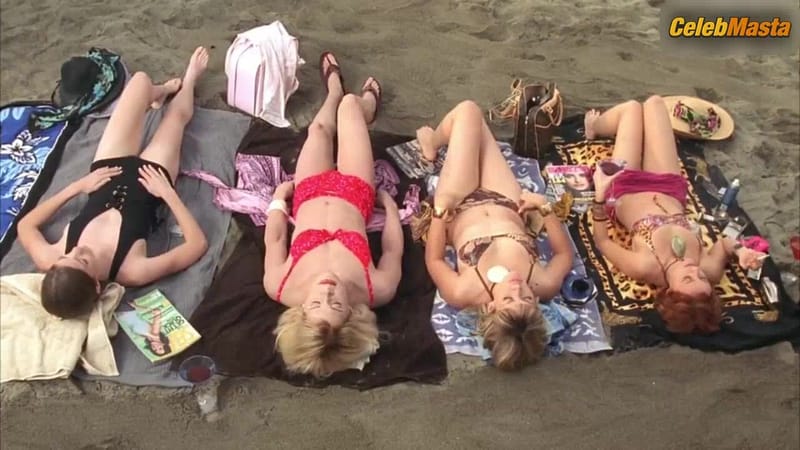 Busy Philipps, Jennifer Carpenter and Jessica Cauffiel's Tits, Swimsuit Scene in White Chicks