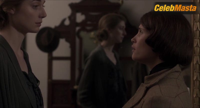 Gemma Arterton and Elizabeth Debicki's Lesbian Scene from Vita & Virginia