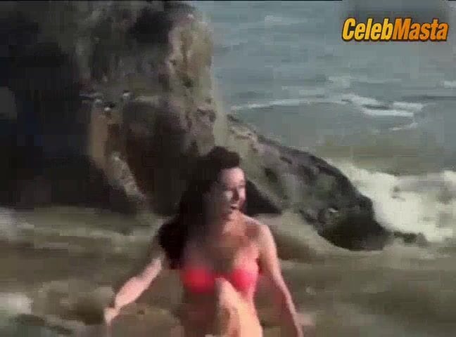Shannen Doherty Bikini Scene from Beverly Hills, 90210