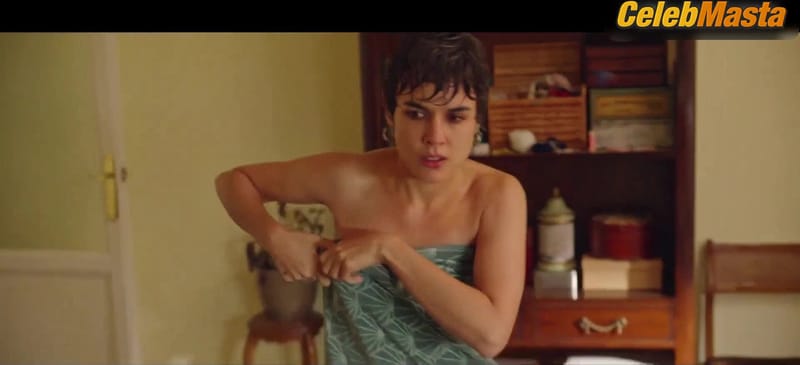 Adriana Ugarte's Tits Scene from Heridas