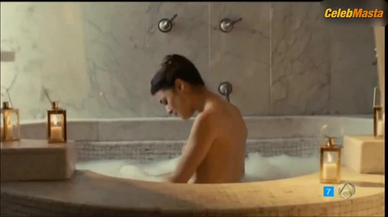Adriana Ugarte's Sexy Scene from El Tiempo Entre Costuras