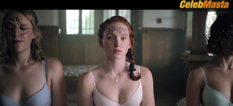 Emily Rudd, Rocki DuCharme, Gabrielle Walsh, Jessica Parker Kennedy and Lexi Atkins Ass, Tits Scene from House Mother