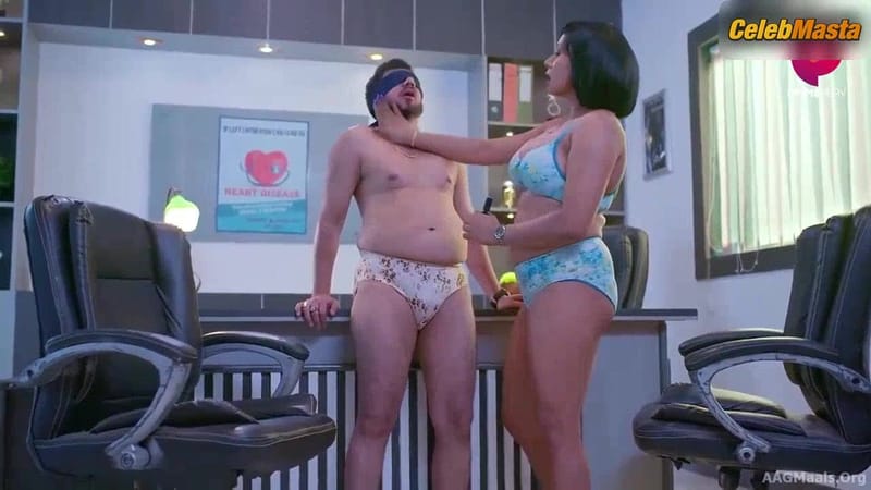 Kamalika Chanda Bares Butt, Boobs Scene in Ilaaj