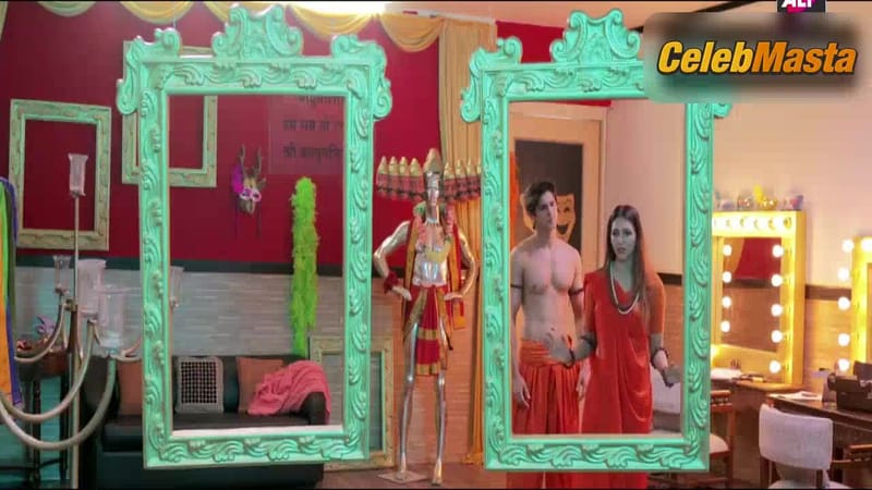 Palak Singh and Nibedita Pal's Sexy Scene from Class Of 2020