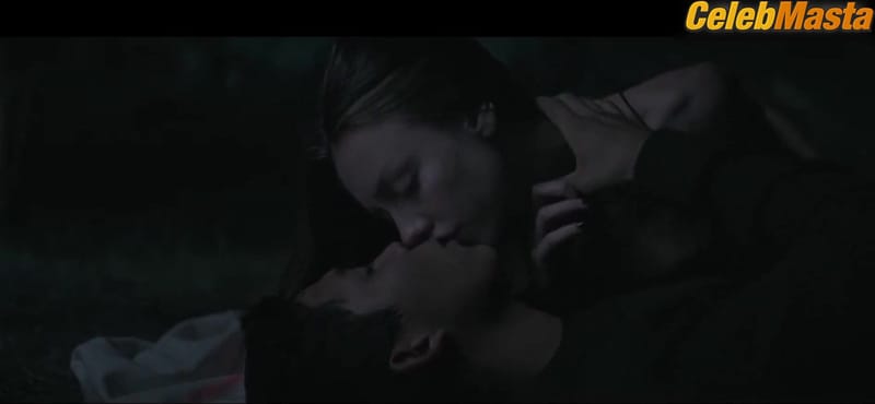 Ester Exposito Reveals Hot Body Scene in Lost In The Night