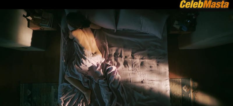 Karolina Wydra Shows Off Sexy Scene in Pluribus