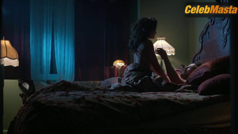 Kiara Liz Boobs Scene in Panama