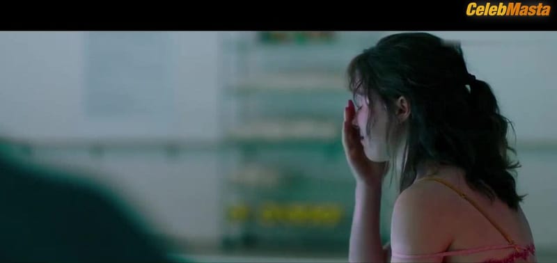 Haley Lu Richardson Swimsuit Scene from Five Feet Apart