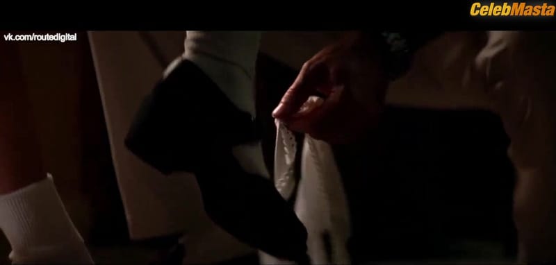 Theresa Russell, Neve Campbell and Denise Richards Hot Scene in Wild Things
