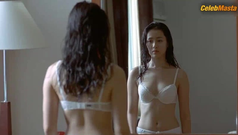 Son Ye-jin Booty, Boobs Scene in April Snow