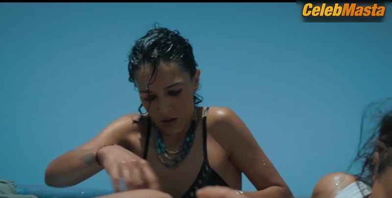 Juanita Molina and Juana Acosta's Boobs, Swimsuit Scene in Medusa